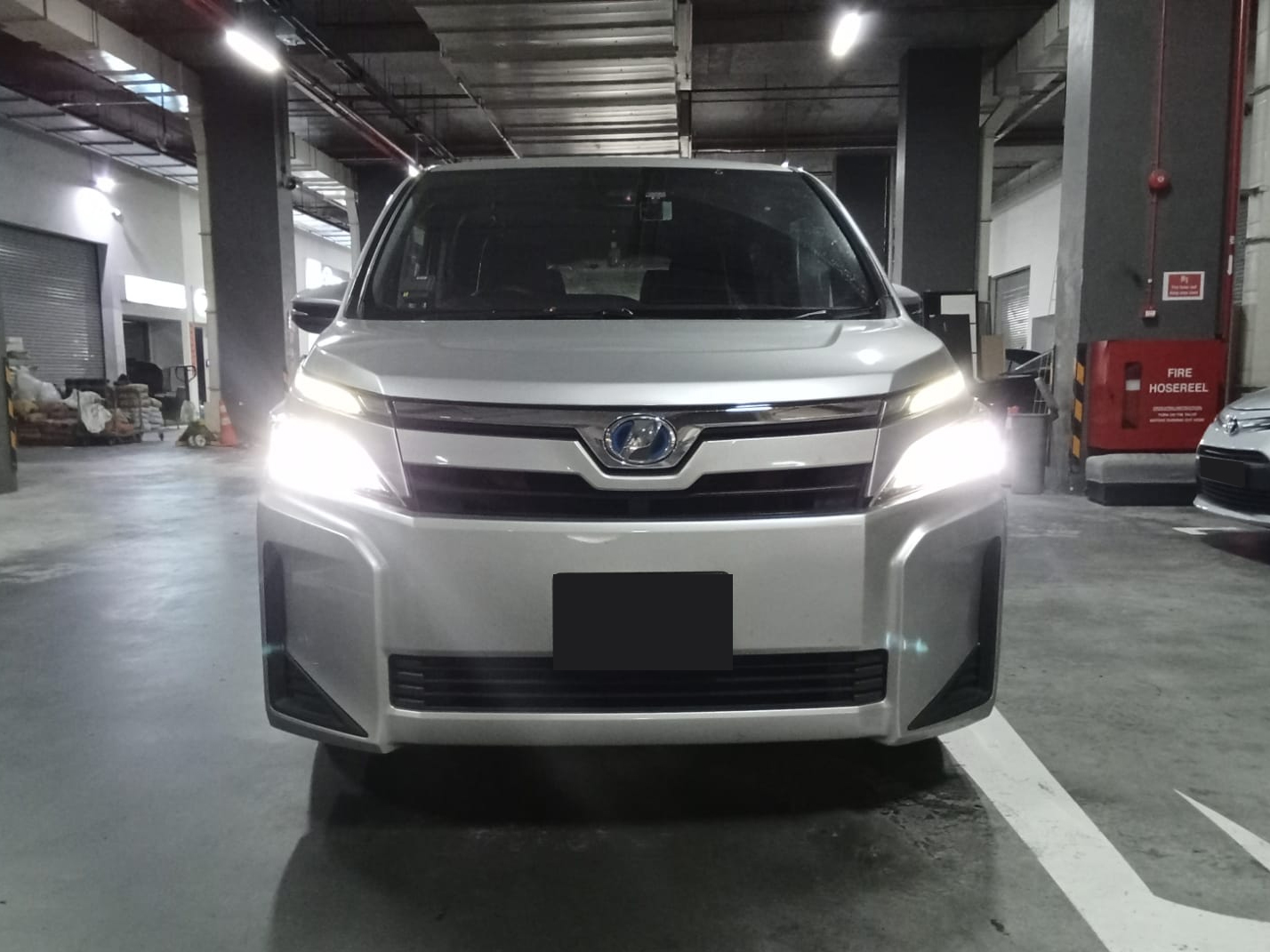 Toyota Voxy Hybrid 1.8A