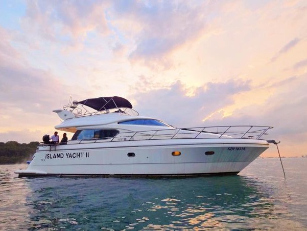Island Yacht 2