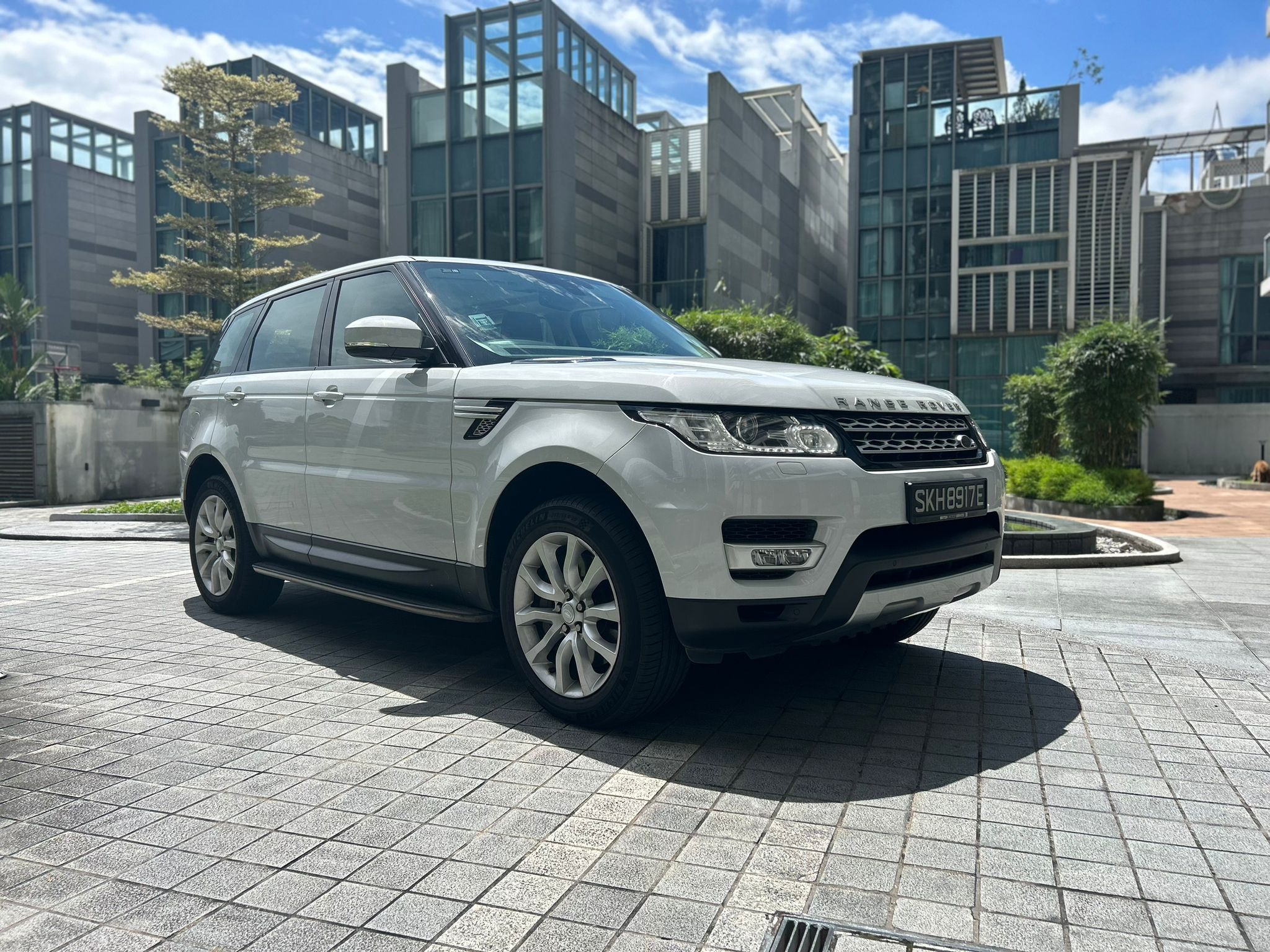 Land Rover Range Rover Sport 3.0A Diesel (Min 3 days)